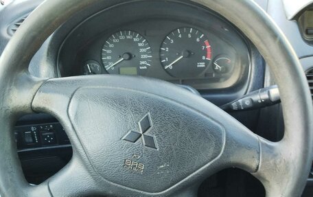 Mitsubishi Carisma I, 2003 год, 200 000 рублей, 5 фотография