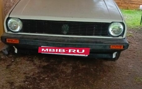 Volkswagen Polo III рестайлинг, 1987 год, 300 000 рублей, 2 фотография