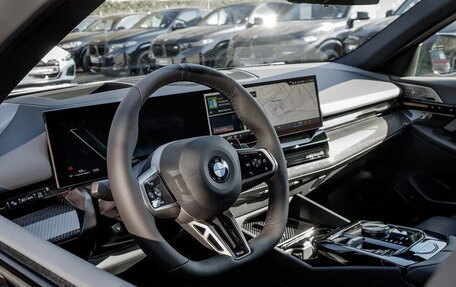 BMW 5 серия, 2025 год, 6 990 000 рублей, 7 фотография