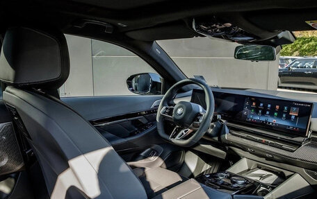BMW 5 серия, 2025 год, 6 990 000 рублей, 11 фотография