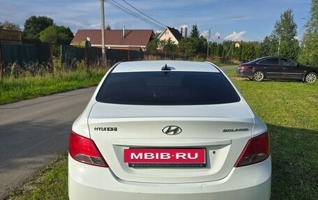 Hyundai Solaris II рестайлинг, 2015 год, 700 000 рублей, 3 фотография