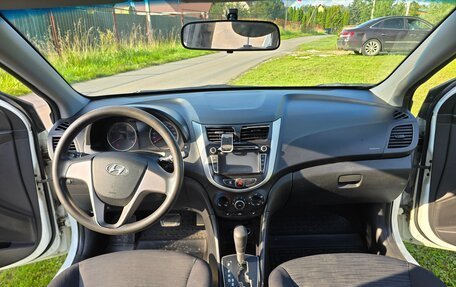 Hyundai Solaris II рестайлинг, 2015 год, 700 000 рублей, 5 фотография