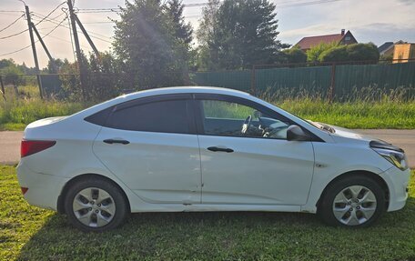 Hyundai Solaris II рестайлинг, 2015 год, 700 000 рублей, 4 фотография