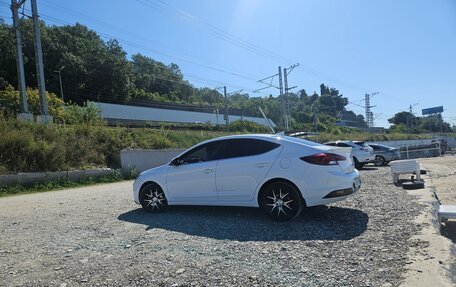 Hyundai Elantra VI рестайлинг, 2019 год, 1 800 000 рублей, 6 фотография