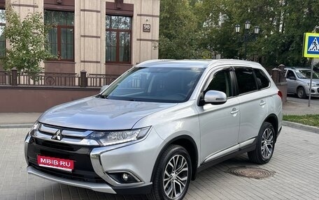 Mitsubishi Outlander III рестайлинг 3, 2017 год, 2 000 000 рублей, 1 фотография