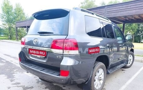 Toyota Land Cruiser 200, 2018 год, 5 400 000 рублей, 4 фотография