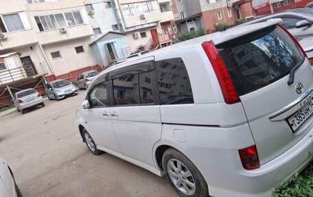 Toyota ISis I, 2011 год, 1 320 000 рублей, 4 фотография