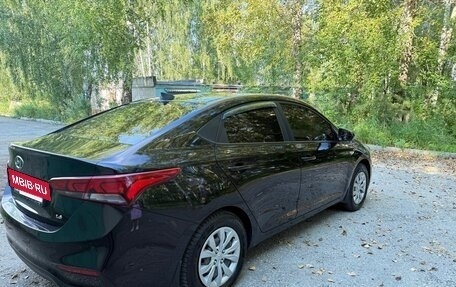 Hyundai Solaris II рестайлинг, 2017 год, 1 300 000 рублей, 4 фотография