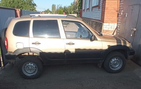 Chevrolet Niva I рестайлинг, 2005 год, 230 000 рублей, 2 фотография