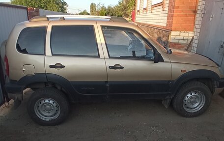Chevrolet Niva I рестайлинг, 2005 год, 230 000 рублей, 3 фотография