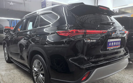 Toyota Highlander, 2022 год, 3 350 000 рублей, 5 фотография