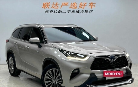 Toyota Highlander, 2022 год, 3 750 000 рублей, 3 фотография