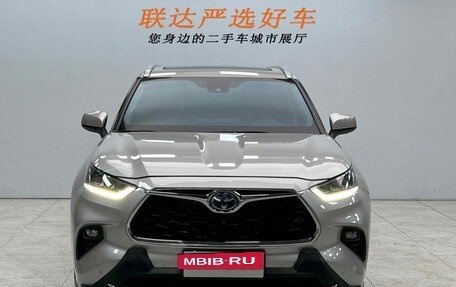 Toyota Highlander, 2022 год, 3 750 000 рублей, 2 фотография