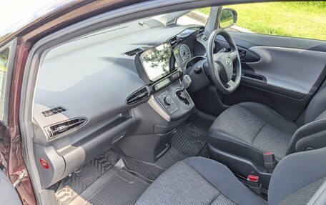 Toyota Wish II, 2011 год, 1 370 000 рублей, 8 фотография