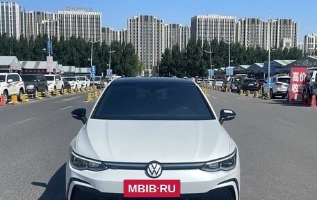 Volkswagen Golf VIII, 2022 год, 1 890 000 рублей, 2 фотография
