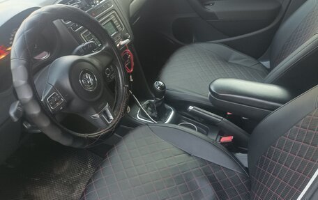Volkswagen Polo VI (EU Market), 2013 год, 730 000 рублей, 2 фотография