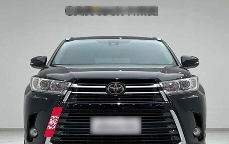 Toyota Highlander, 2022 год, 3 325 000 рублей, 5 фотография