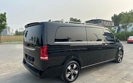 Mercedes-Benz V-Класс, 2022 год, 4 290 000 рублей, 4 фотография