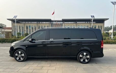 Mercedes-Benz V-Класс, 2022 год, 4 290 000 рублей, 9 фотография