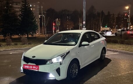 KIA Rio IV, 2021 год, 1 550 000 рублей, 2 фотография