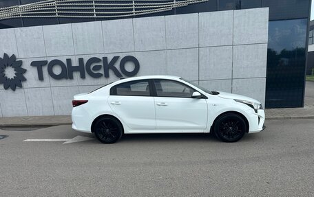 KIA Rio IV, 2021 год, 1 550 000 рублей, 11 фотография