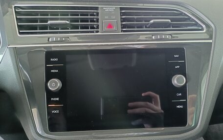 Volkswagen Tiguan II, 2018 год, 2 229 999 рублей, 13 фотография