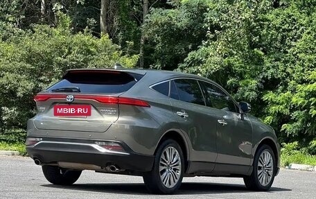 Toyota Harrier, 2022 год, 3 350 000 рублей, 4 фотография