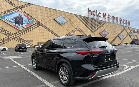Toyota Highlander, 2022 год, 2 998 000 рублей, 6 фотография