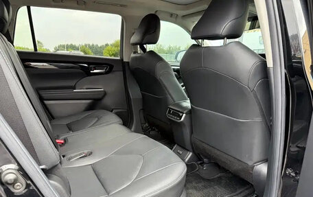 Toyota Highlander, 2022 год, 2 998 000 рублей, 22 фотография