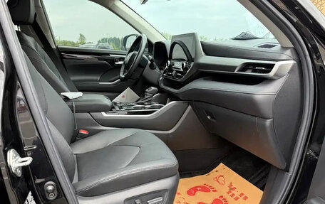 Toyota Highlander, 2022 год, 2 998 000 рублей, 23 фотография