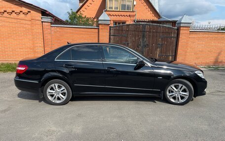 Mercedes-Benz E-Класс, 2010 год, 2 090 000 рублей, 3 фотография