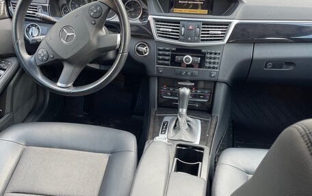 Mercedes-Benz E-Класс, 2010 год, 2 090 000 рублей, 15 фотография