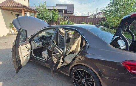 Mercedes-Benz E-Класс, 2013 год, 1 950 000 рублей, 3 фотография