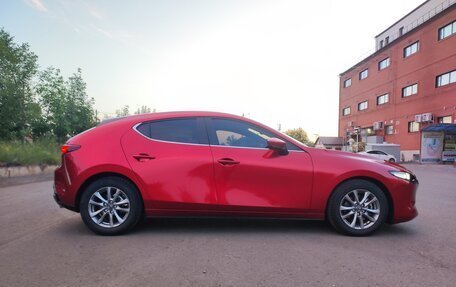 Mazda 3, 2019 год, 2 100 000 рублей, 12 фотография