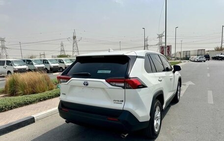Toyota RAV4, 2021 год, 2 000 000 рублей, 4 фотография