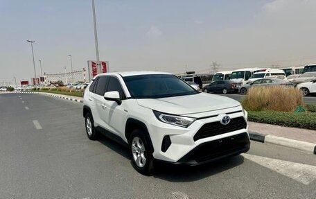 Toyota RAV4, 2021 год, 2 000 000 рублей, 6 фотография