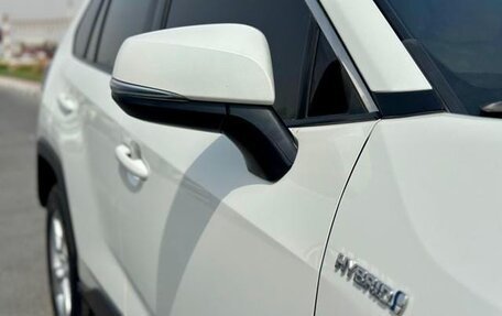 Toyota RAV4, 2021 год, 2 000 000 рублей, 8 фотография