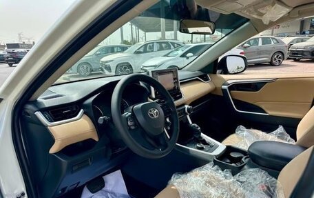 Toyota RAV4, 2021 год, 2 000 000 рублей, 14 фотография