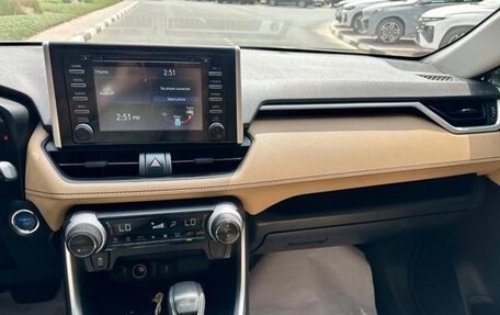 Toyota RAV4, 2021 год, 2 000 000 рублей, 20 фотография