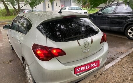 Opel Astra J, 2010 год, 520 000 рублей, 3 фотография
