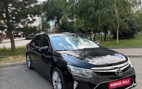 Toyota Camry, 2017 год, 1 700 000 рублей, 2 фотография