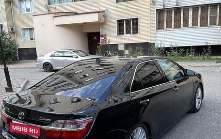 Toyota Camry, 2017 год, 1 700 000 рублей, 3 фотография