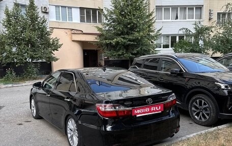 Toyota Camry, 2017 год, 1 700 000 рублей, 4 фотография