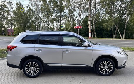 Mitsubishi Outlander III рестайлинг 3, 2017 год, 2 000 000 рублей, 4 фотография