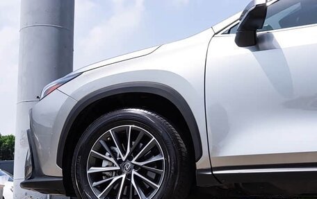 Lexus NX, 2023 год, 4 000 000 рублей, 19 фотография