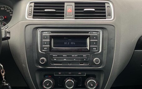 Volkswagen Jetta VI, 2013 год, 915 000 рублей, 13 фотография