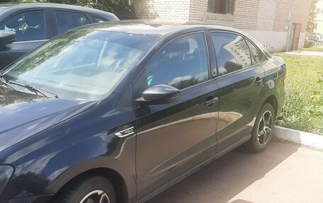 Volkswagen Polo VI (EU Market), 2016 год, 1 000 000 рублей, 2 фотография