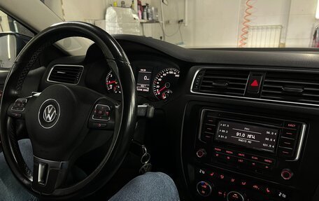 Volkswagen Jetta VI, 2013 год, 1 059 000 рублей, 5 фотография