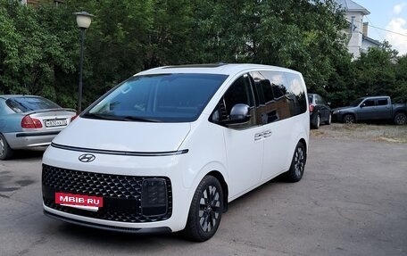 Hyundai Staria, 2022 год, 4 600 000 рублей, 3 фотография