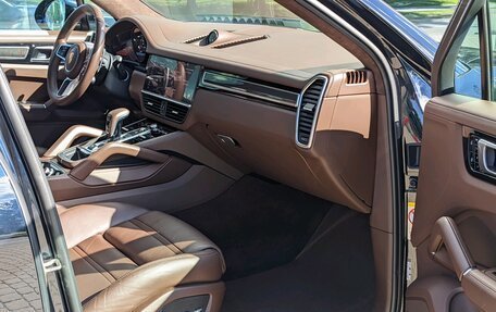 Porsche Cayenne III, 2021 год, 9 600 000 рублей, 10 фотография